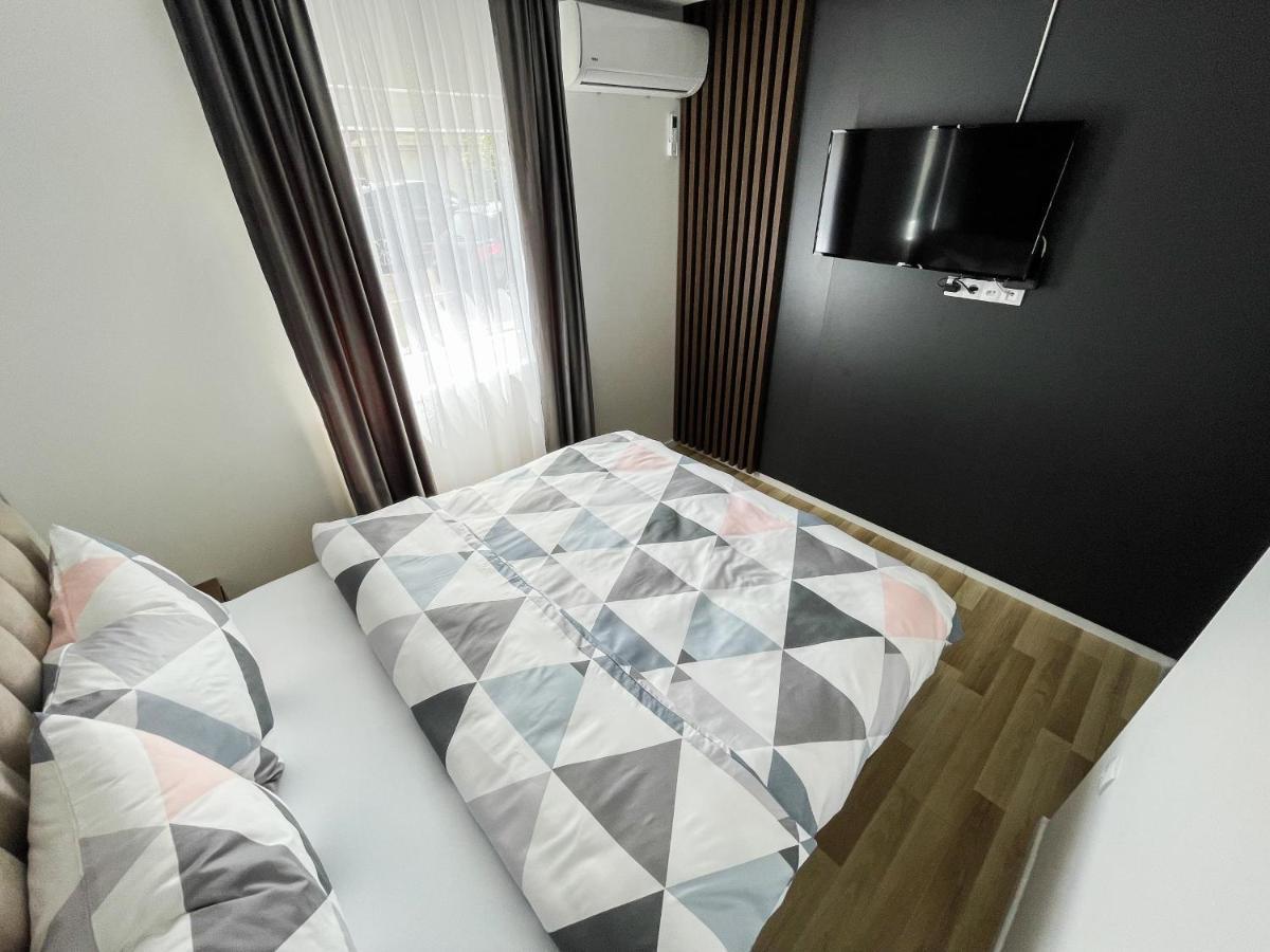Apartmani Mila Laktaši Zewnętrze zdjęcie