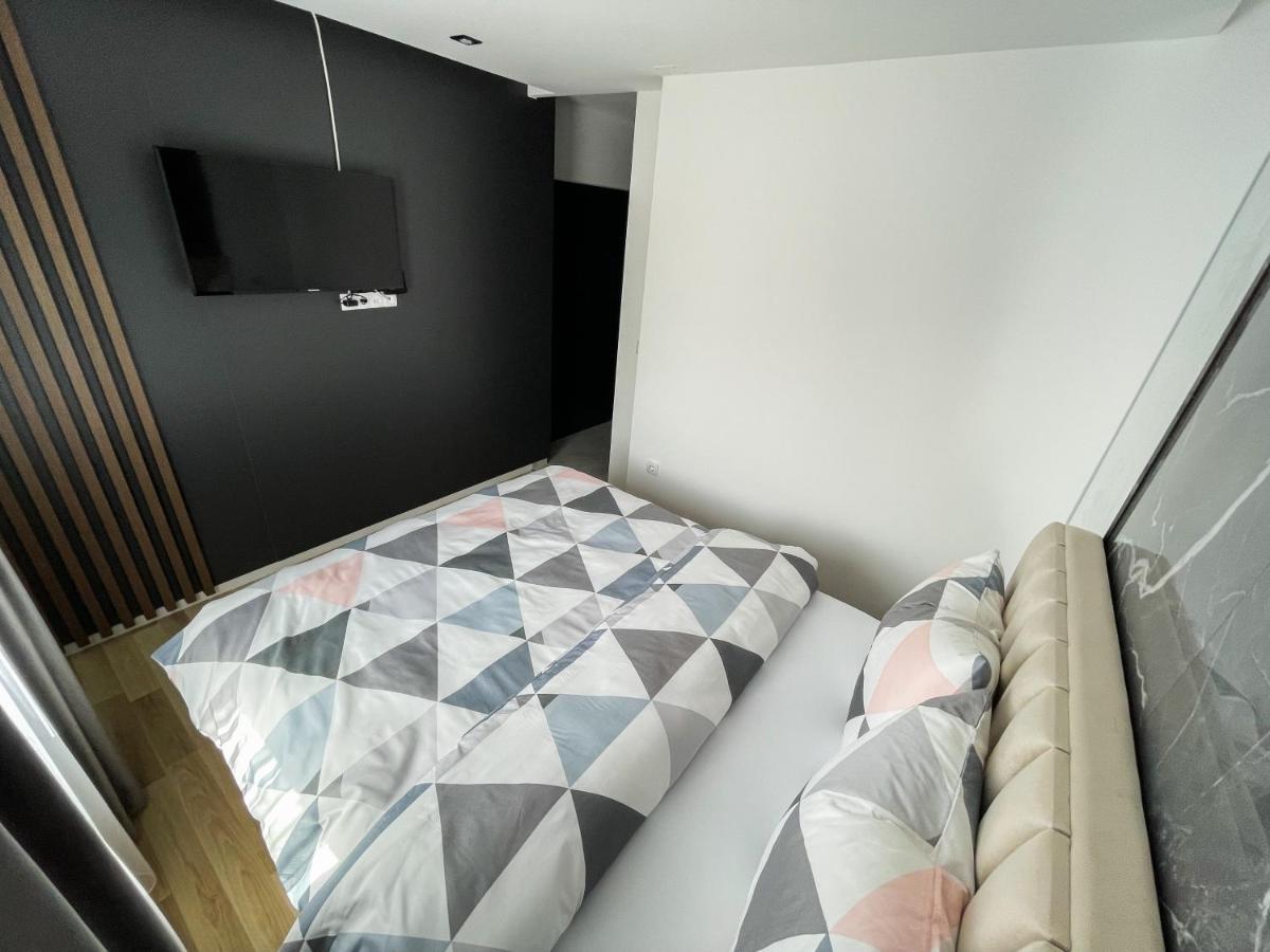 Apartmani Mila Laktaši Zewnętrze zdjęcie