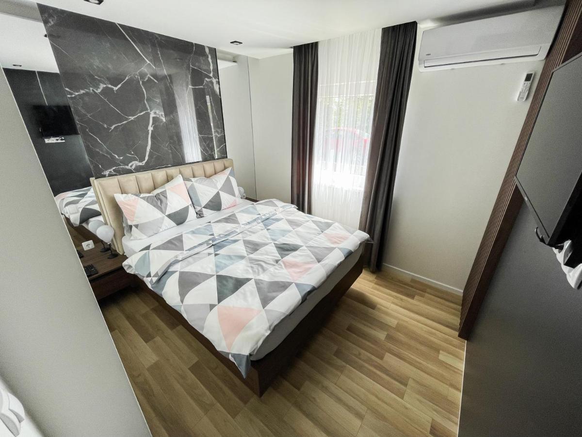 Apartmani Mila Laktaši Zewnętrze zdjęcie