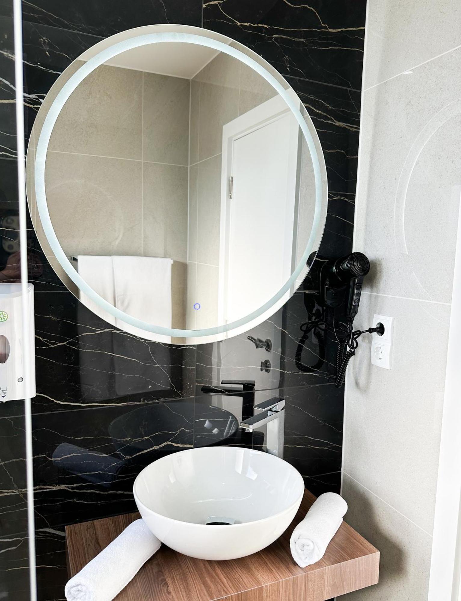 Apartmani Mila Laktaši Zewnętrze zdjęcie