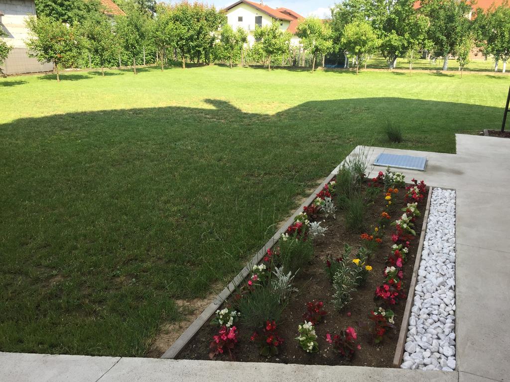 Apartmani Mila Laktaši Zewnętrze zdjęcie