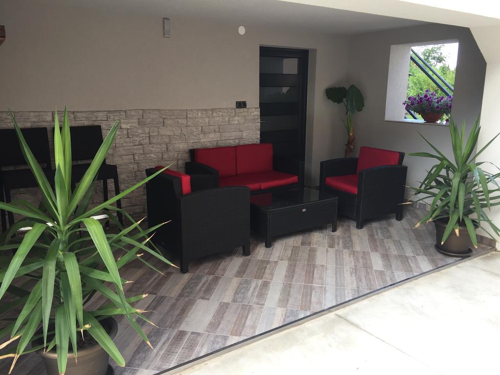 Apartmani Mila Laktaši Zewnętrze zdjęcie