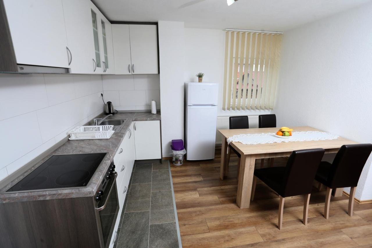 Apartmani Mila Laktaši Zewnętrze zdjęcie