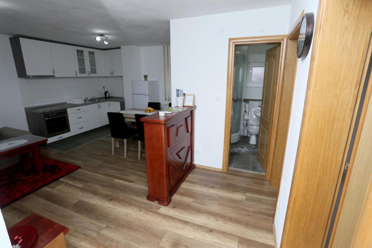Apartmani Mila Laktaši Zewnętrze zdjęcie