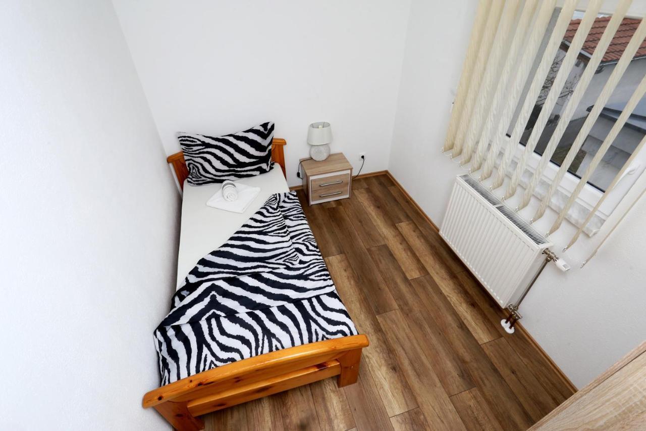 Apartmani Mila Laktaši Zewnętrze zdjęcie
